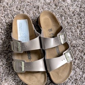 Flat buckle open toe shoe Birkenstock
